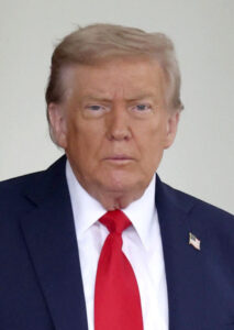 💥特朗普“魔怔”了？导演遇害，真相竟是… 封面