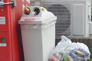 🗑️ 摆在哪儿都糟！东京垃圾箱新规，商家：罚我5万都行！ 封面