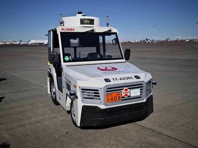 🚀拖拉机自动驾驶！日航玩“空中”，全日空盯“地面”，有人车却“卡壳”！