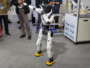 💃🤖 双人舞！中国机器人火了，日本颤了吗？ 封面