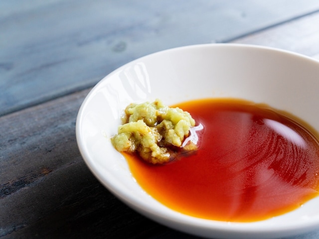 🍣 芥末直接蘸酱油，是没教养吗？