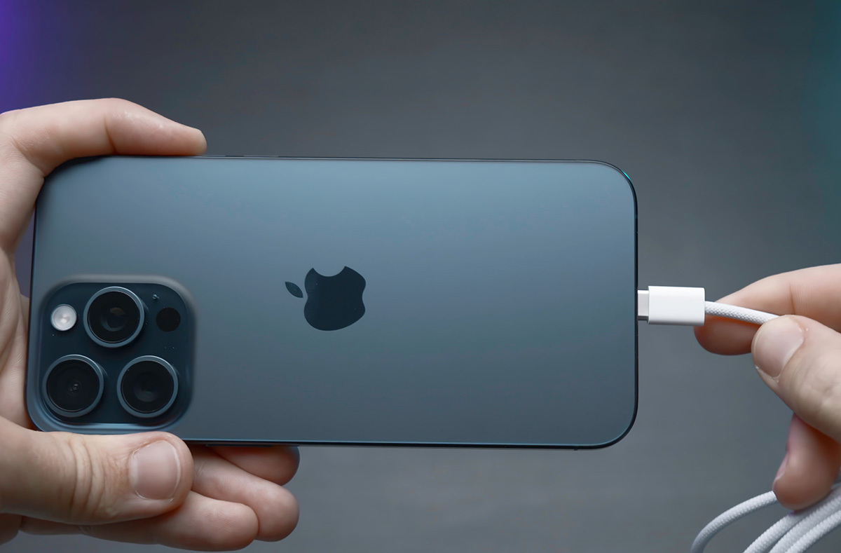 🔋iPhone用2年，电量掉得心疼？实测告诉你！