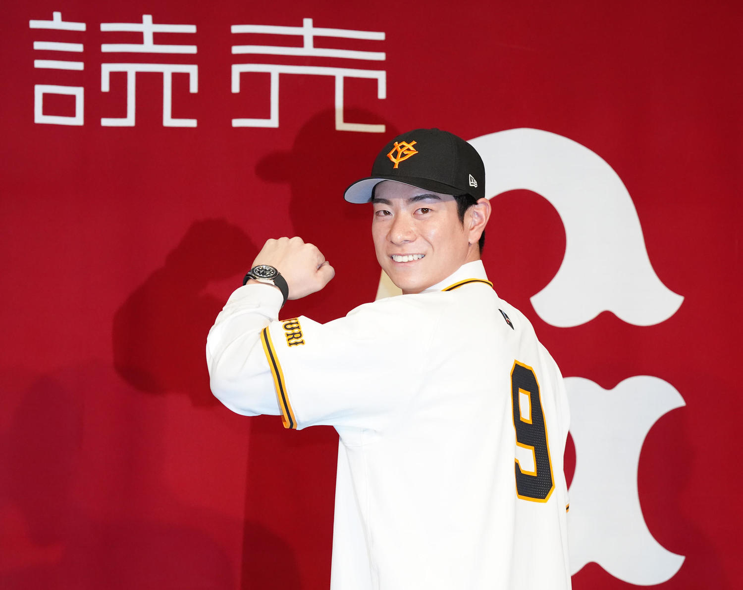 💥巨星出走！只给补偿金，年薪腰斩！