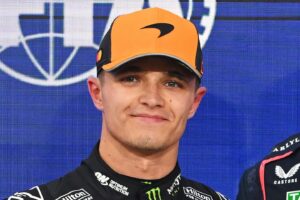 🏆诺里斯夺冠！维斯塔潘惜败，痛失冠军！ 封面