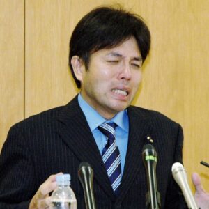 💥泪崩县议员华丽变身！网友：这反转我震惊了！ 封面