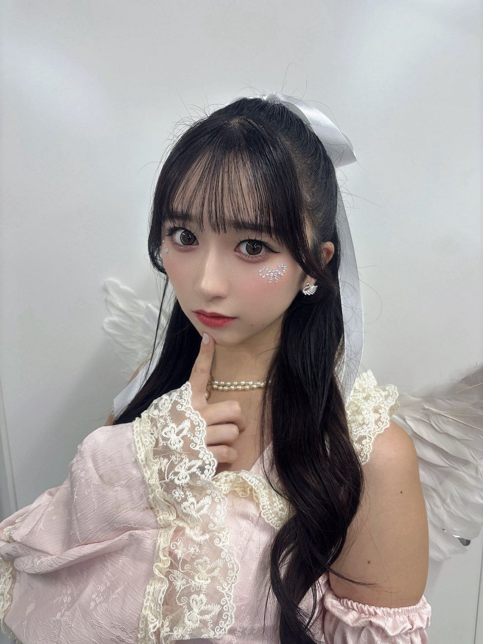 🤸‍♀️柔体惊人！23岁偶像弯腰绝技，网友：腰都断了？！