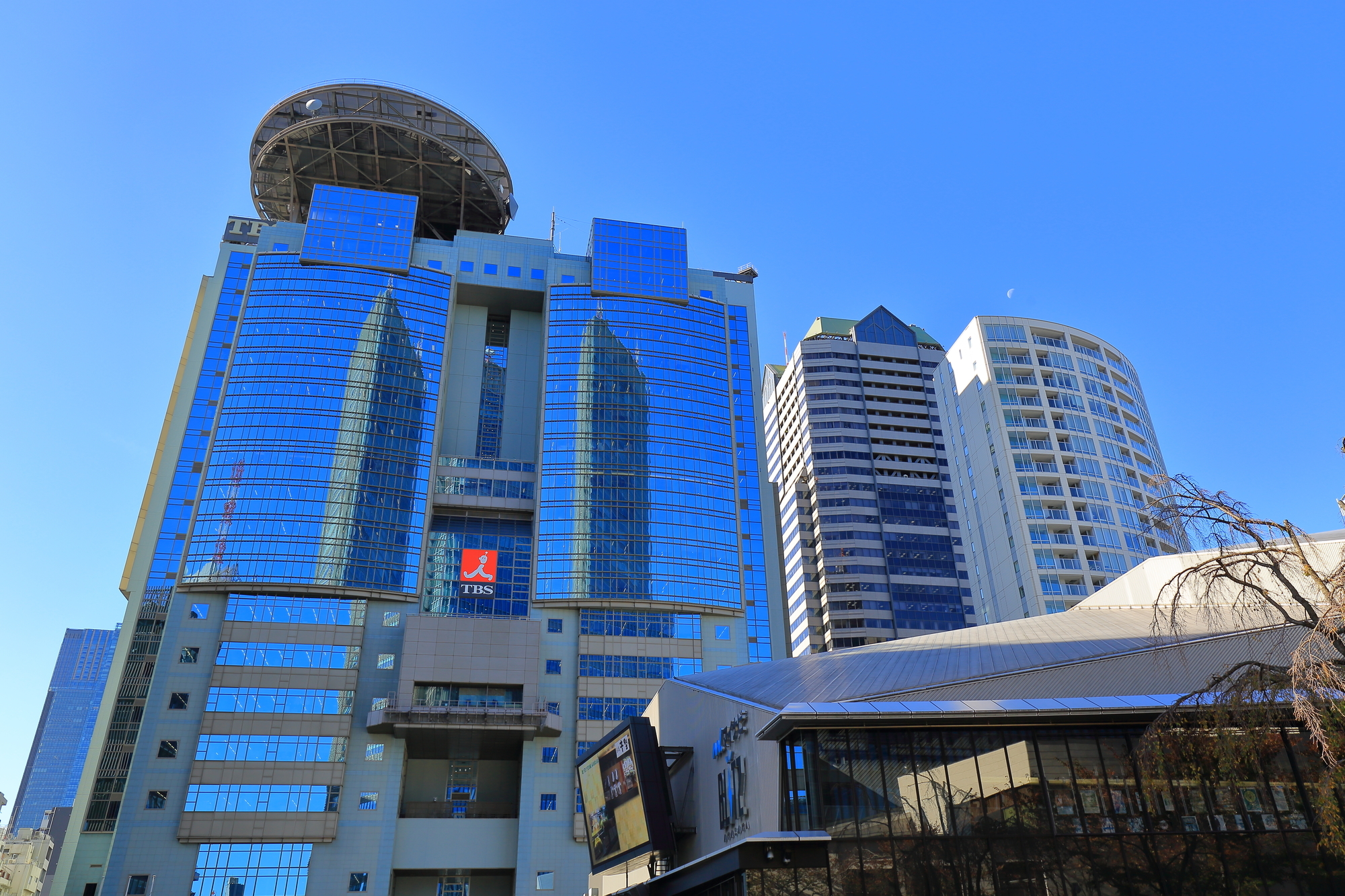 😱 中条彩未这身…也太离谱！网友：快来人管管！