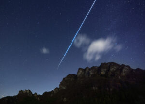 🌠双子座流星雨爆发！超亮火球也来凑热闹！ 封面