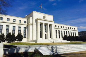 📉 美联储降息！就业降温，经济要变天？ 封面