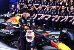 💥角田被罚，诺里斯没罚？F1争议判罚引爆！ 封面