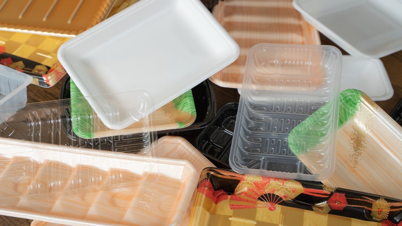 💥爸暴怒！回家一看，全是洗过的空瓶子…（女儿崩溃）