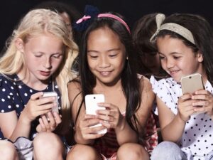 💥16岁以下，全网禁足！澳政府铁腕了！ 封面