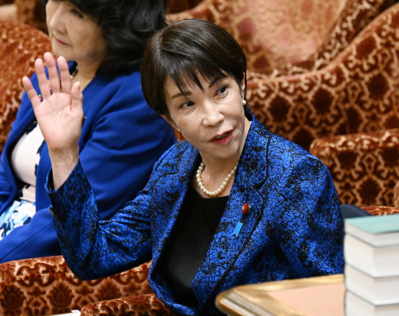 😴高市首相：真面目到让人心疼的“黑眼圈”！