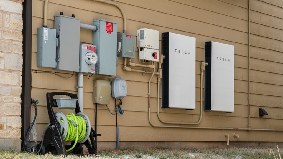 🔥特斯拉又出事！家用储电系统也烧了？！