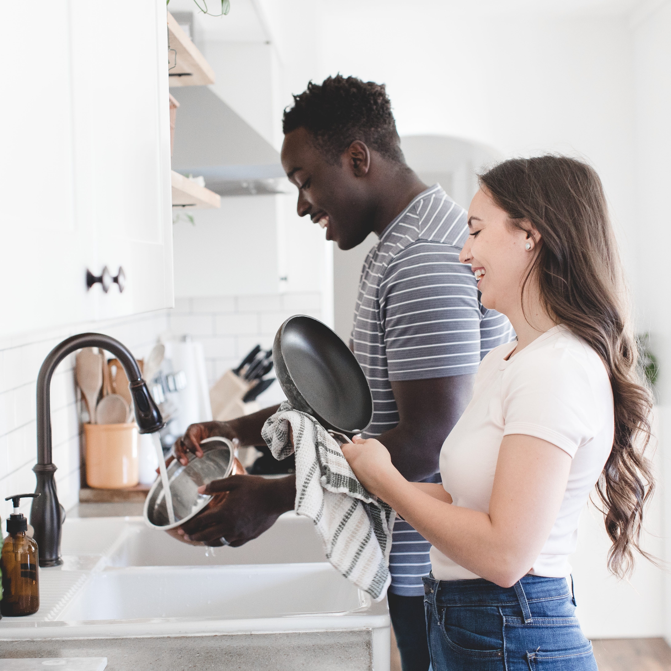 🤯 扔垃圾就完事？累死的是我！背后的“隐形家务”真相！