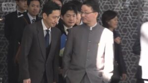 💼“双手插兜”的局长：日企拜访，政治经济“两面派”？ 封面