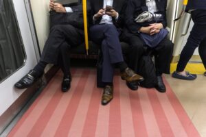 🍺社畜喝大了！一句话，让霸座男秒变乖宝宝！ 封面