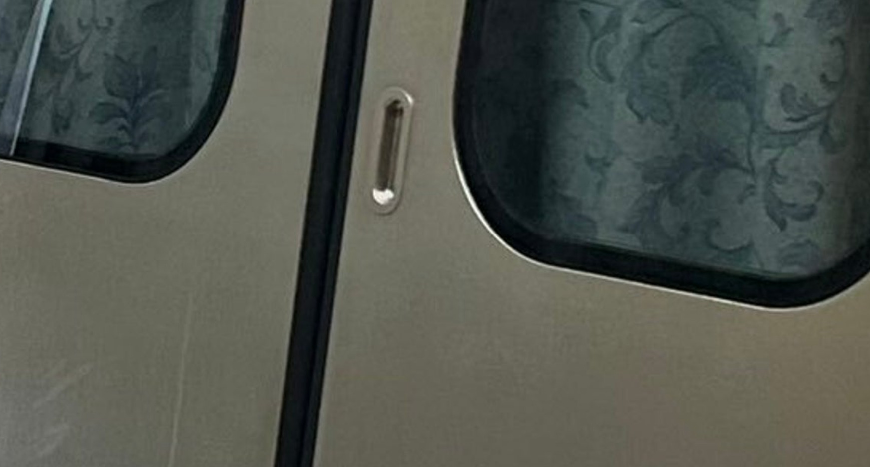 💥我居然买了电车门？！家人都懵了，原因却让人泪目…