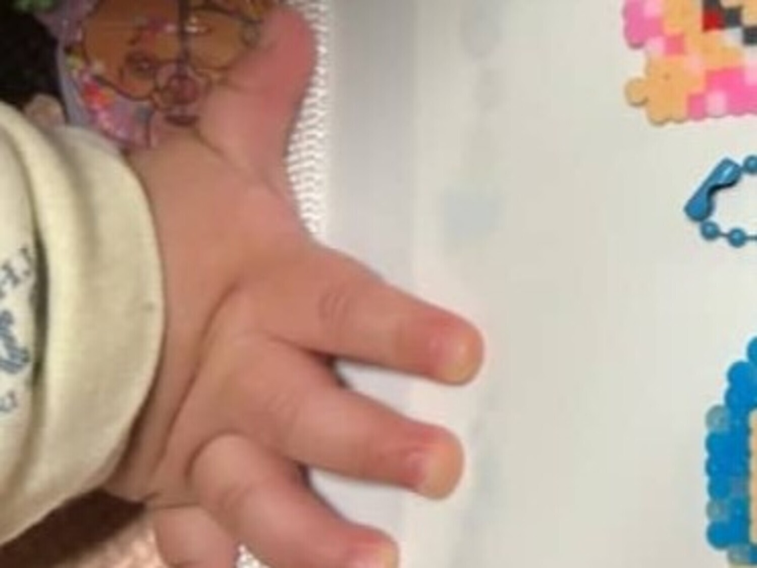 💖女儿想带“爱娃”上学，妈妈却递来…这招绝了！😱