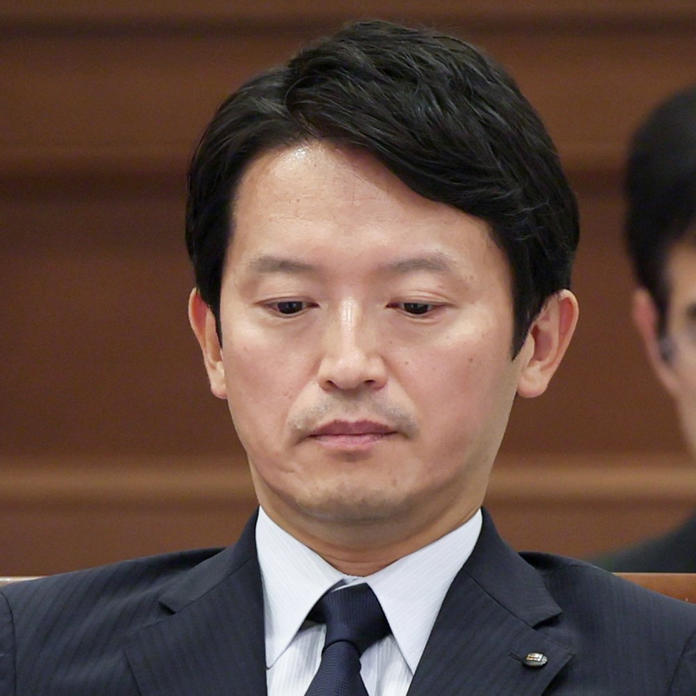 💥记者怒了！知事会见被“硬关”，现场炸裂！