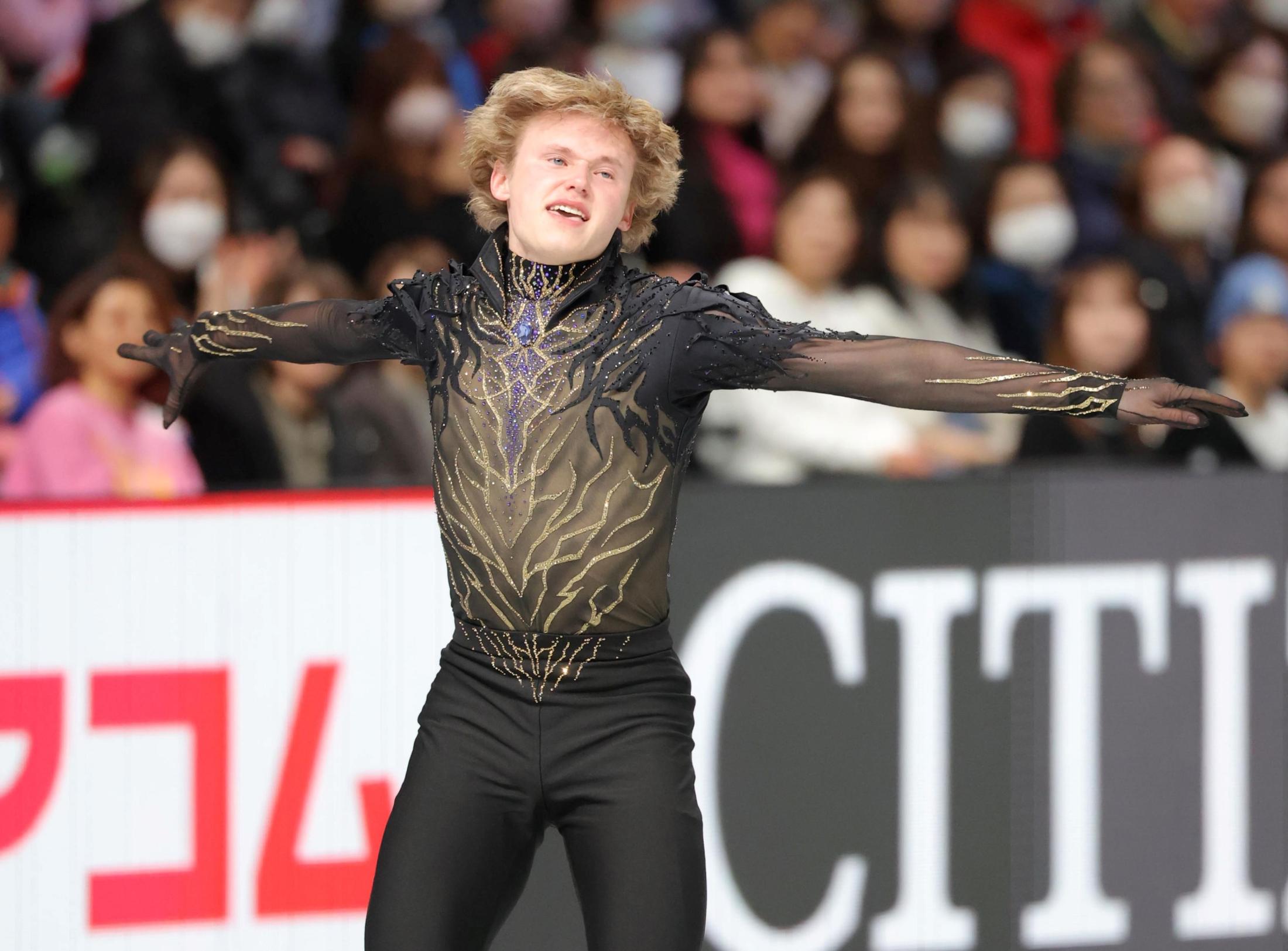 ⛸️逆转！冰王再夺三连冠！神级表演燃爆全场！