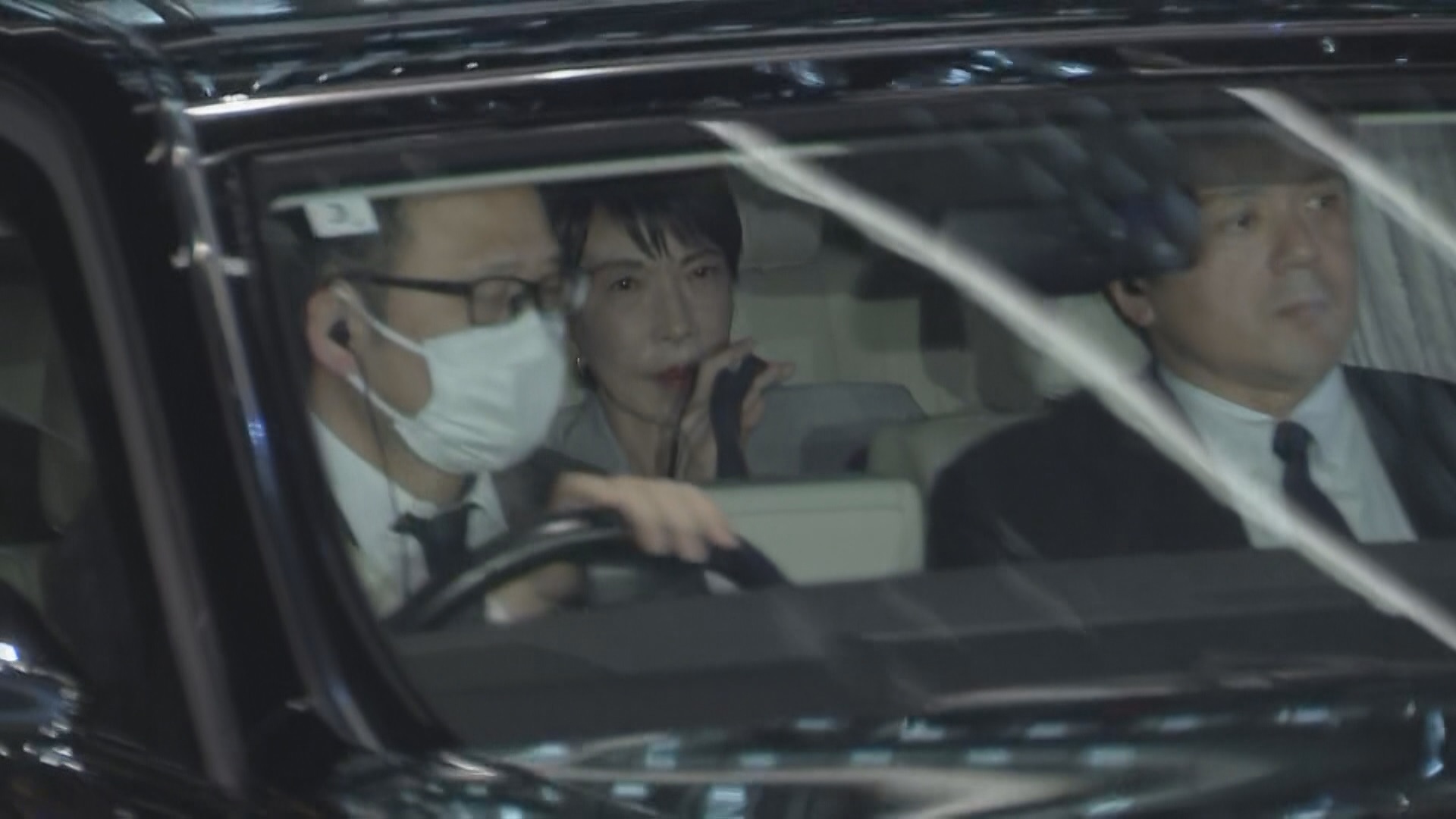 🌃首相夜会餐！麻生、铃木也现身？