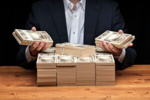 💰年入百万，也！不够！东京人：啥时候才算真有钱？ 封面