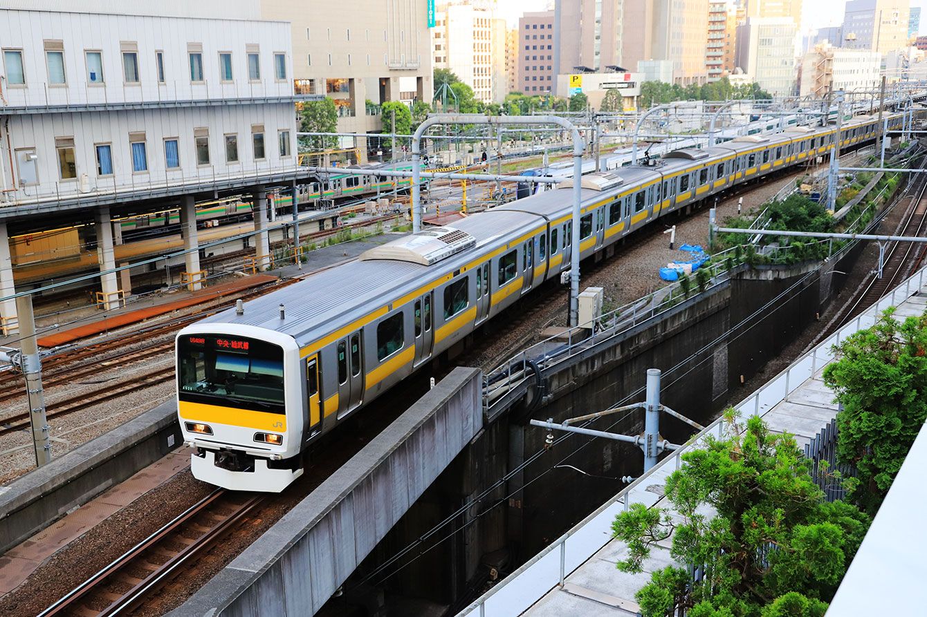 ⚠️ 通勤噩梦！95%晚点，JR中央线“单人驾驶”靠谱吗？