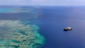 💥中国军机，狂追菲律宾小飞机！南海剑拔弩张！ 封面