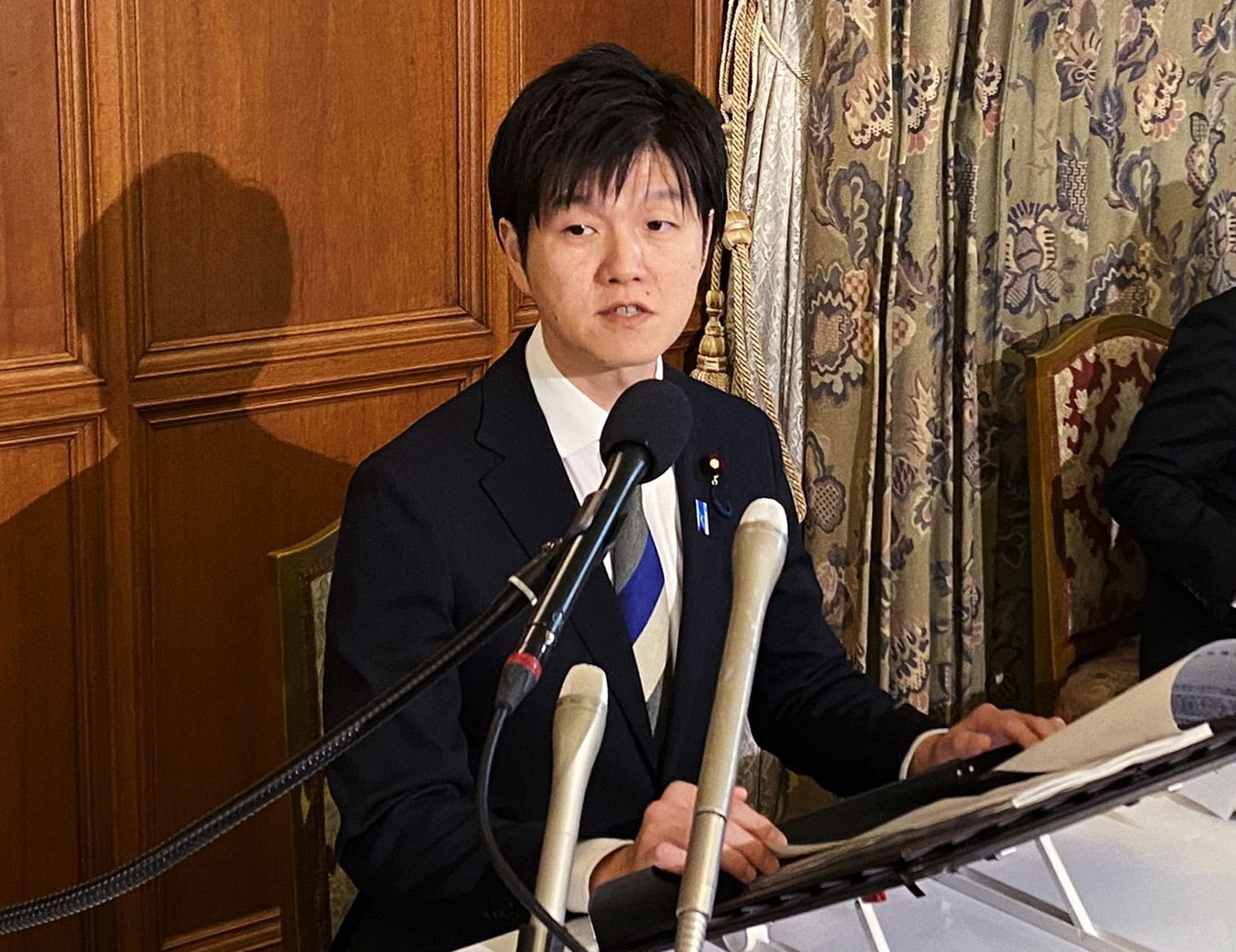 🍚米票乱飞！大米涨到天价，却还要减产？气炸了！