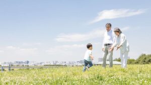 💰省了百万，老来也潇洒！70岁夫妻的“精打细算”人生。 封面