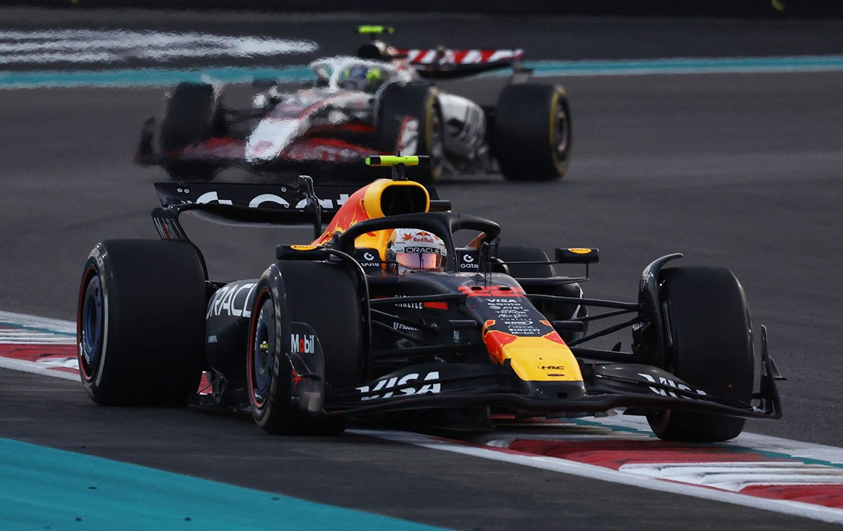 💥角田裕毅：拼了！狂飙诺里斯，却被罚得云里雾里？！