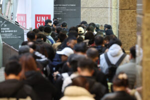 💥韩日摩擦：韩国旅游乐开怀，工厂却要崩溃！ 封面