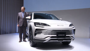 🔥比亚迪来袭！两年内再推两款混动，日本车颤了吗？ 封面