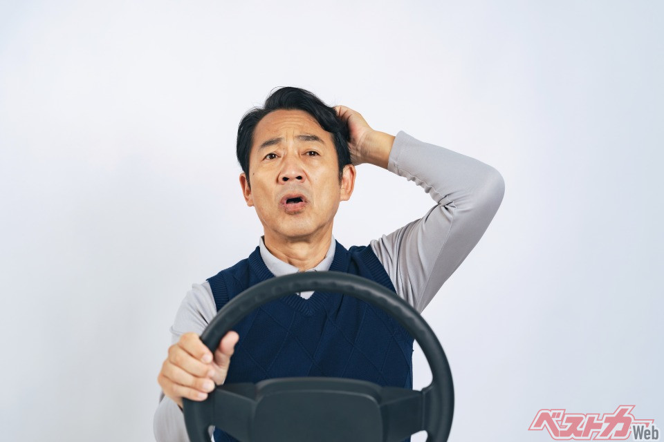🚗 老司机迷惑了！年轻人不懂的“老派”驾驶？
