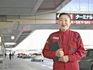 💔从被欺负到领500人！中国孤儿的“双重国籍”人生。 封面