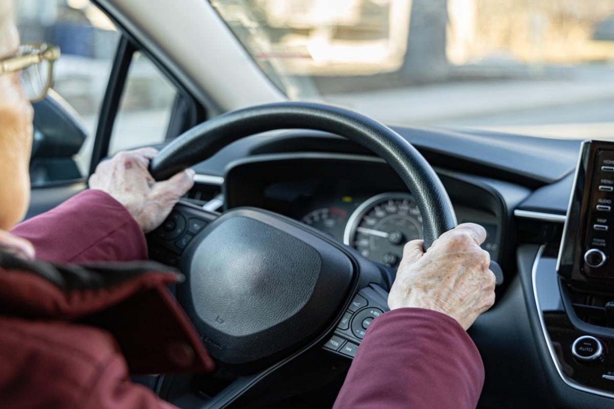 💰爸砸2000万换新车，还有1000万存款，这…稳吗？