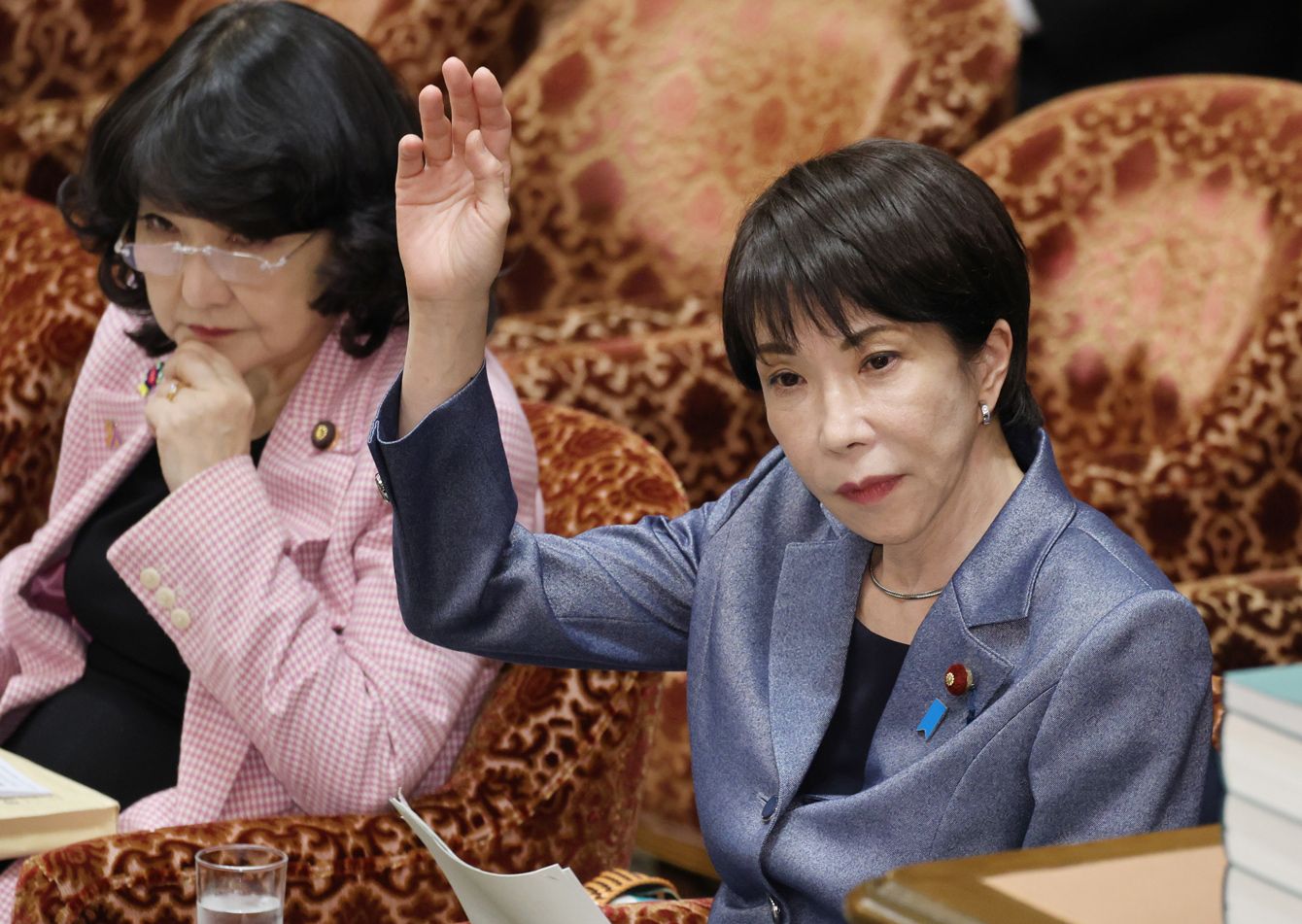 💥工资不涨，房价飙升！高市首相的“强硬”经济，谁来买单？