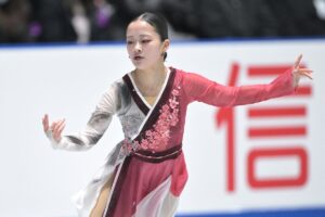⛸️ 震惊！她曾想引退，如今却豪言：再战四年！ 封面