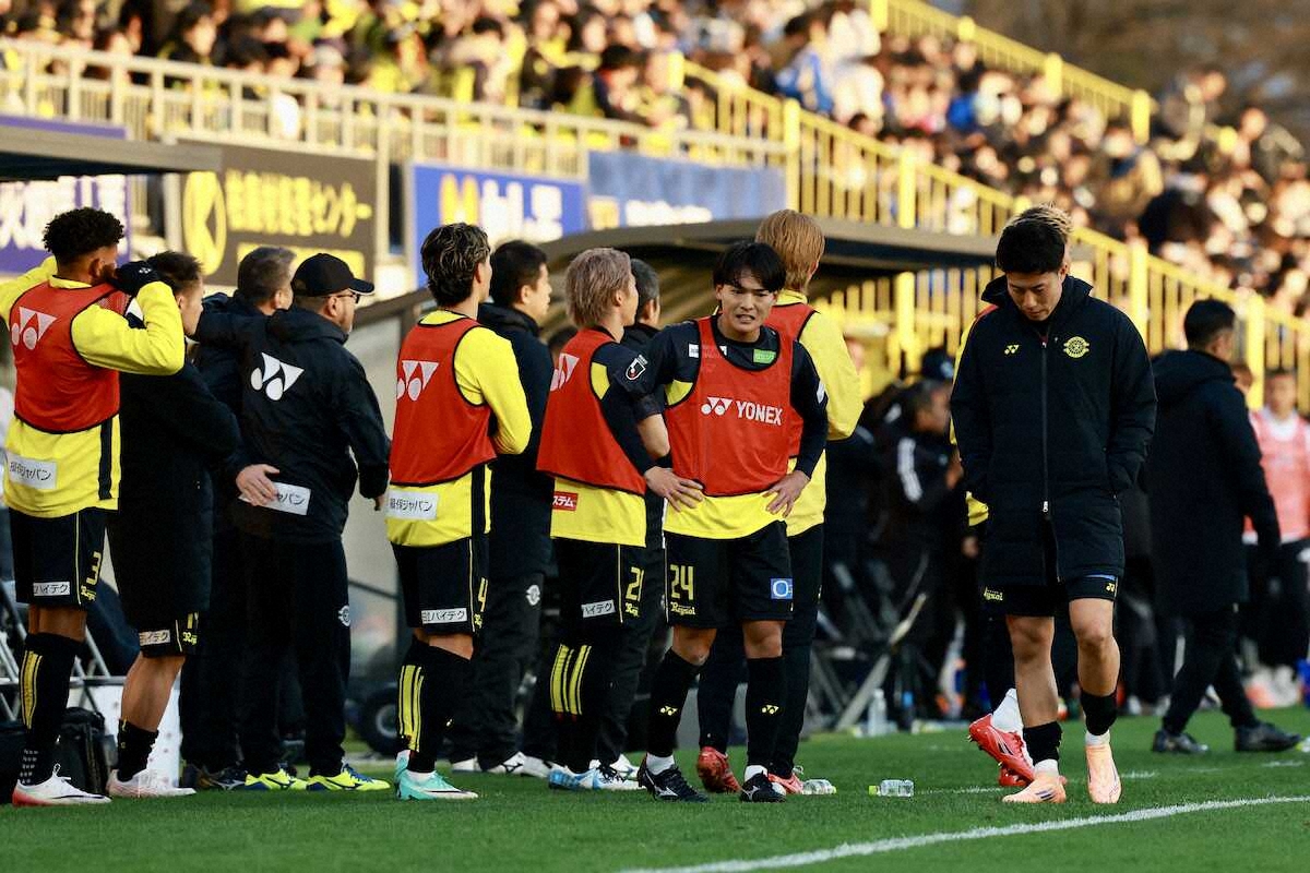 😭 痛失！14年梦碎，球场鸦雀无声！